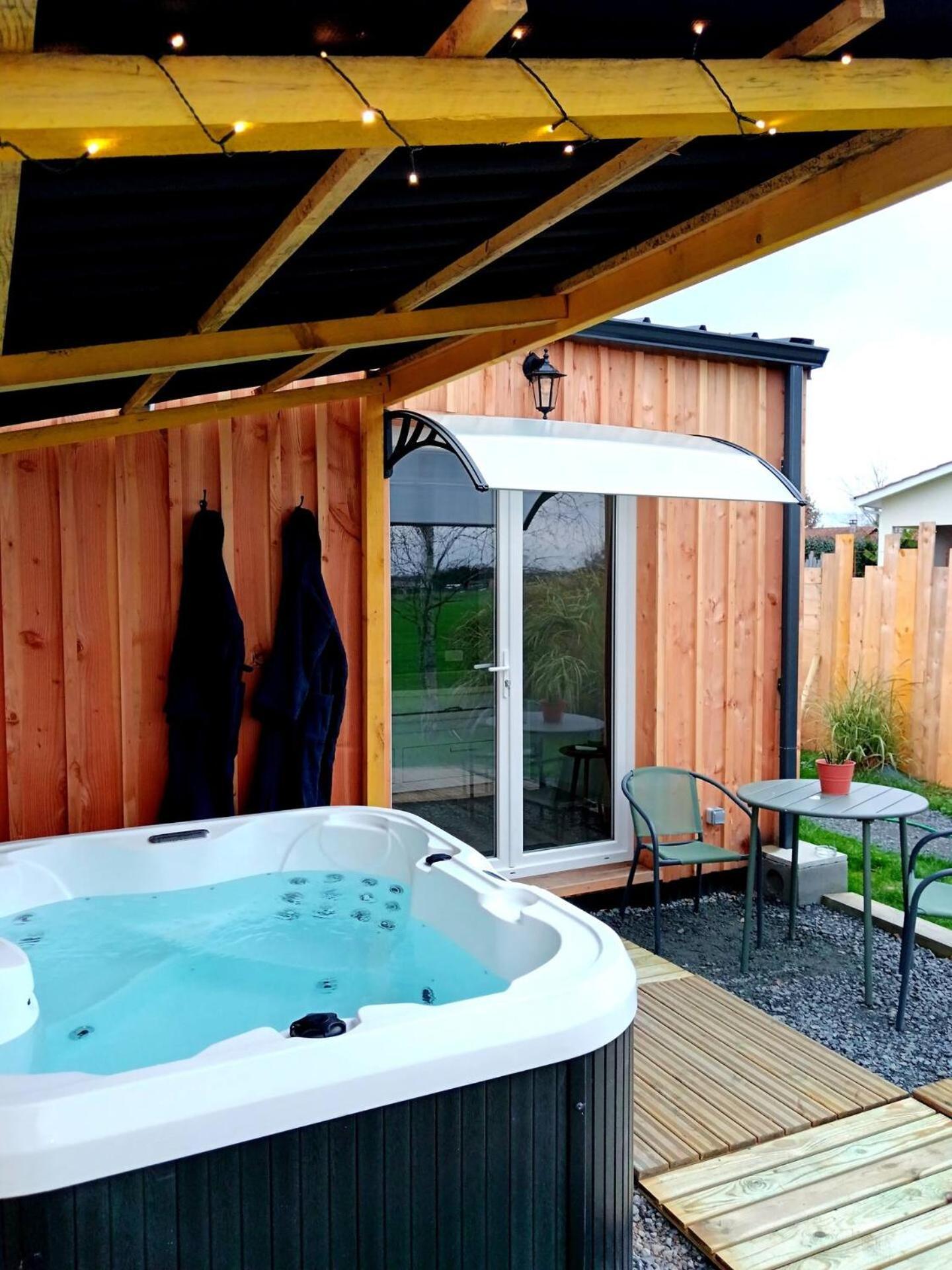 Chalet Cosy Avec Option Jacuzzi Saint-Genes-de-Fronsac 외부 사진